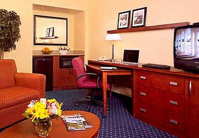 Courtyard St. Petersburg Clearwater Hotel Bilik gambar